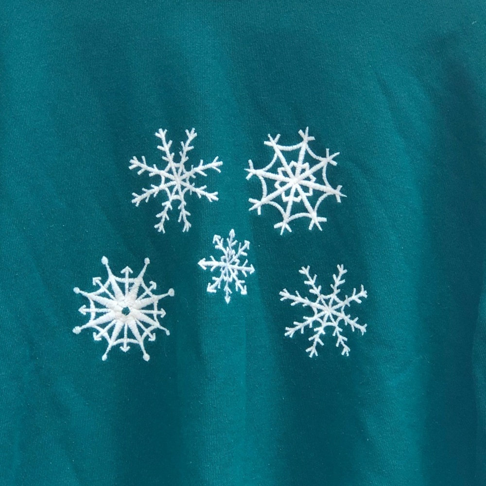 Kelly’s Kids Hunter Green Snowflake Sweatshirt size 10-12 - Picture 2 of 6